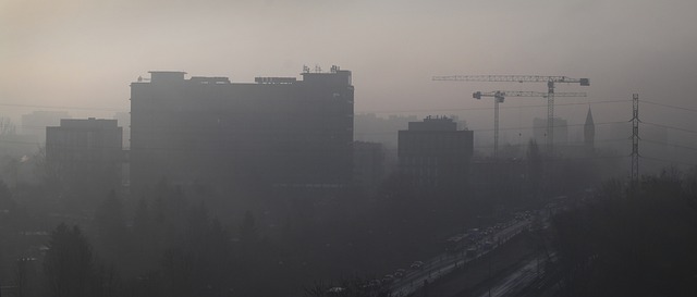 **Ochocki detektyw smogu: Jak mieszkańcy walczą z zanieczyszczeniem powietrza w dzielnicy, wykorzystując amatorskie czujniki i lokalne inicjatywy?** - 7 2025
