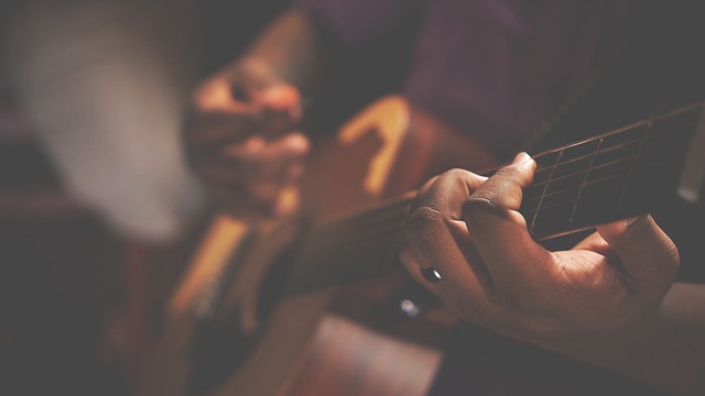 Psychologia zabawy w żłobkach: Jak zabawa wpływa na rozwój emocjonalny dzieci - 7 2025